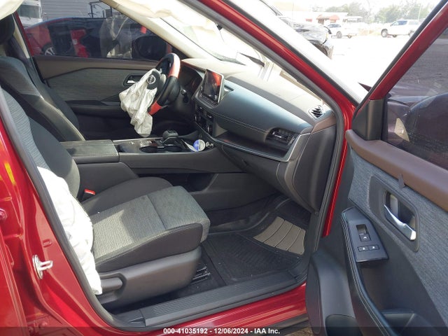 JN8BT3BA0PW013897 Nissan Rogue Sv Fwd