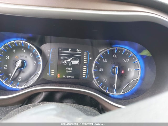Chrysler Pacifica Lx 2018 2C4RC1CG4JR171273 Image 16