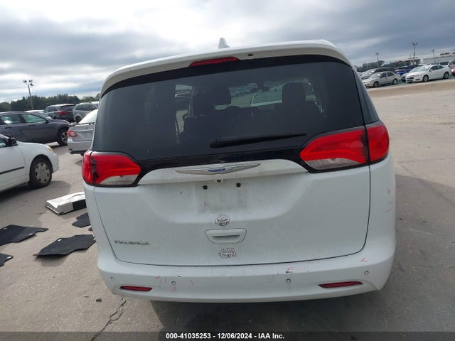 Chrysler Pacifica Lx 2018 2C4RC1CG4JR171273 Image 17