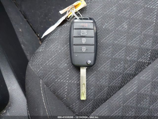3KPA24AD5ME393210 KIA RIO S