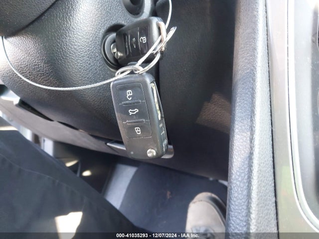 41035293 :رقم المزاد ، 1VWAP7A31CC058989 vin ، 2012 Volkswagen Passat 2.5l S مزاد بيع
