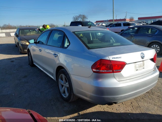 41035293 :رقم المزاد ، 1VWAP7A31CC058989 vin ، 2012 Volkswagen Passat 2.5l S مزاد بيع
