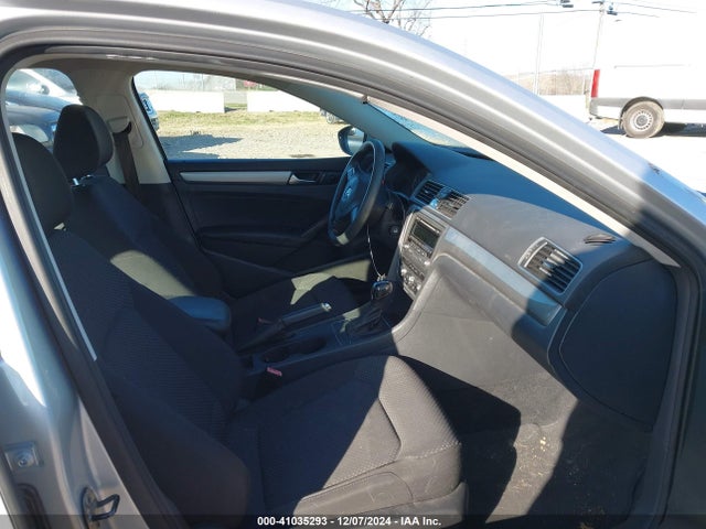 41035293 :رقم المزاد ، 1VWAP7A31CC058989 vin ، 2012 Volkswagen Passat 2.5l S مزاد بيع