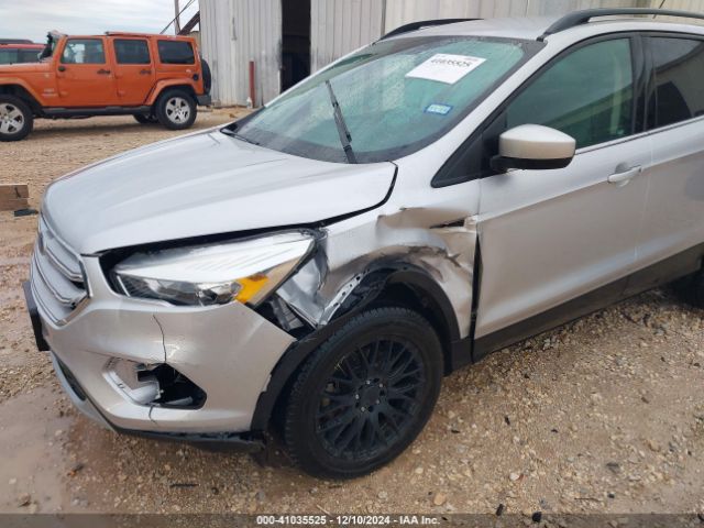 1FMCU0HD4JUB11889 Ford ESCAPE SEL