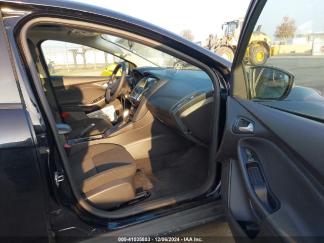 1FADP3M28HL299876 Ford FOCUS SEL