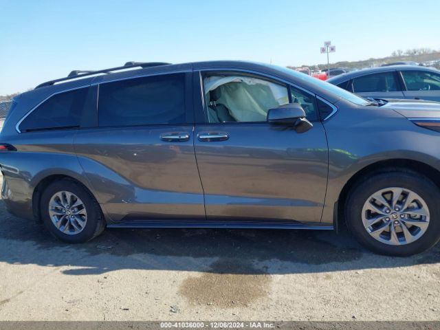 5TDYRKECXRS189502 Toyota SIENNA XLE