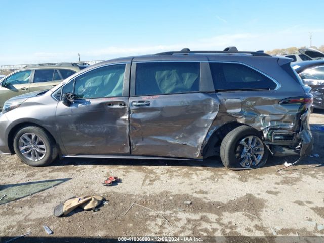 5TDYRKECXRS189502 Toyota SIENNA XLE