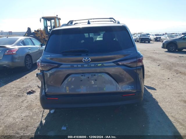 5TDYRKECXRS189502 Toyota SIENNA XLE