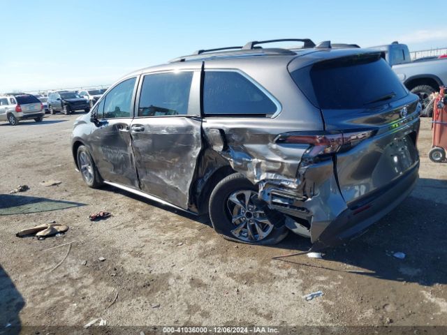 5TDYRKECXRS189502 Toyota SIENNA XLE