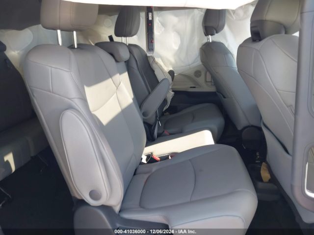 5TDYRKECXRS189502 Toyota SIENNA XLE