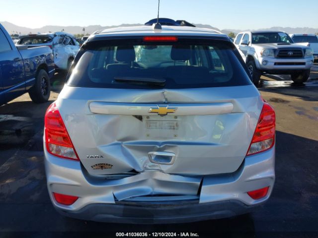 3GNCJKSB9JL372548 Chevrolet TRAX LS