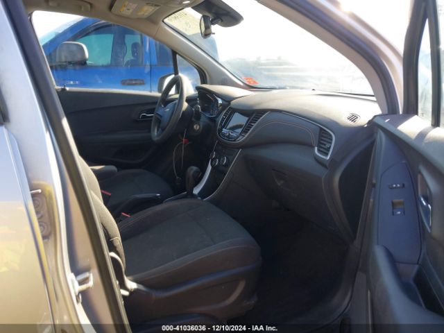 3GNCJKSB9JL372548 Chevrolet TRAX LS