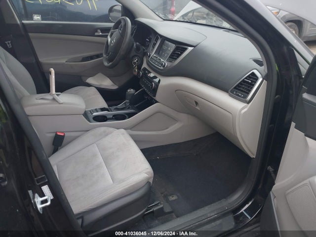 KM8J3CA41JU629643 Hyundai TUCSON SEL