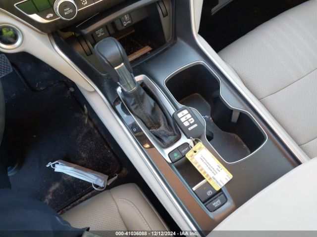 1HGCV1F99JA025745 Honda Accord Touring