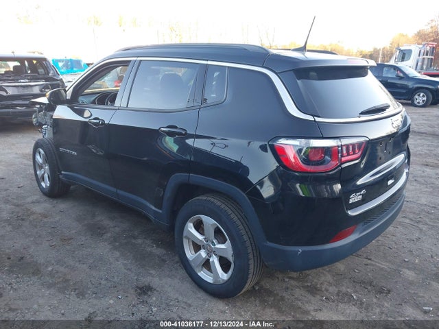 Jeep Compass Latitude 4x4 2019 3C4NJDBBXKT724227 Image 3