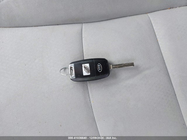 KIA Optima Lx 2015 KNAGM4A71F5576372 Image 11