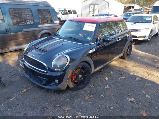 2011 MINI COOPER S WMWSV3C53BTY14967 Photo 1