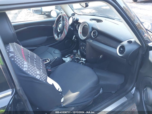 2011 MINI COOPER S WMWSV3C53BTY14967 Photo 4