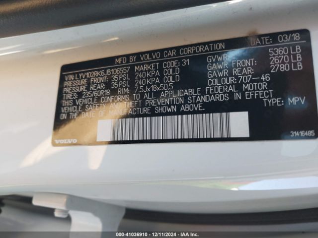 2018 VOLVO XC60 LYV102RK6JB106557 Photo 8