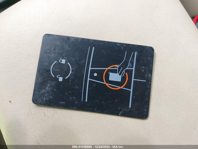 2023 TESLA MODEL Y 7SAYGDEF7PF902260 Photo 10