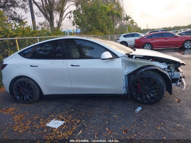7SAYGDEF7PF902260 Tesla Model Y Performance Dual Motor All-wheel Drive