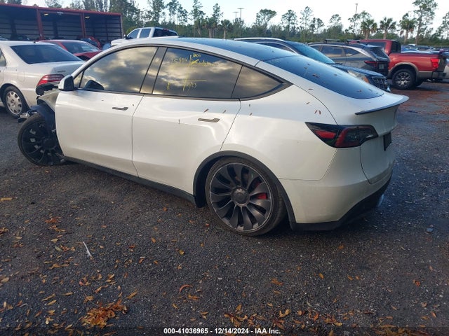 2023 TESLA MODEL Y 7SAYGDEF7PF902260 Photo 2