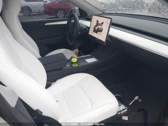 2023 TESLA MODEL Y 7SAYGDEF7PF902260 Photo 4