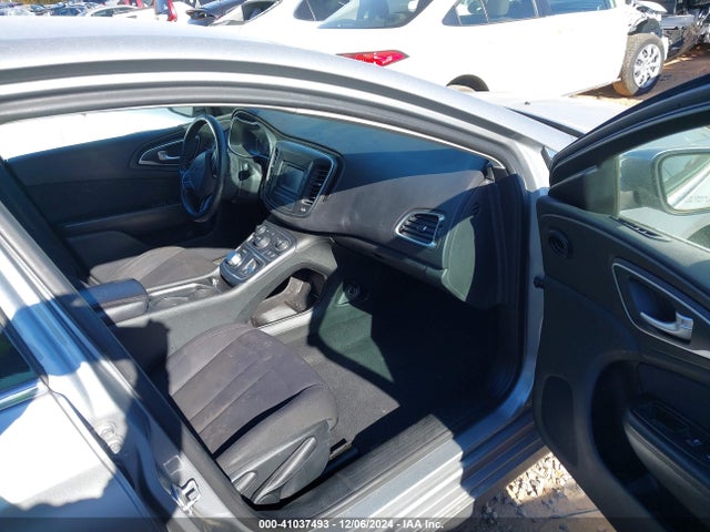 Chrysler 200 Limited 2015 1C3CCCAB5FN601331 Image 5