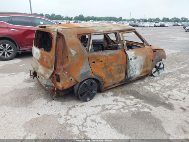 KNDJN2A20E7028557 KIA Soul !