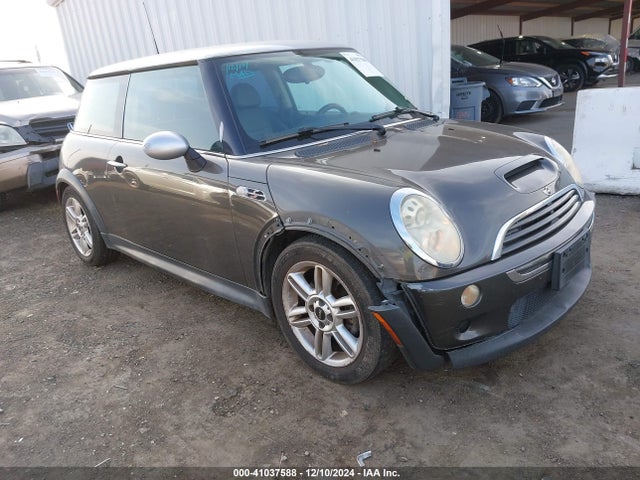 2006 MINI COOPER S WMWRE33516TJ35686 Photo 0