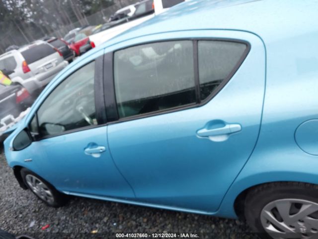 JTDKDTB39F1098616 Toyota Prius C Two