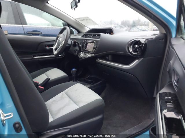 JTDKDTB39F1098616 Toyota Prius C Two