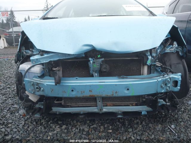 JTDKDTB39F1098616 Toyota Prius C Two