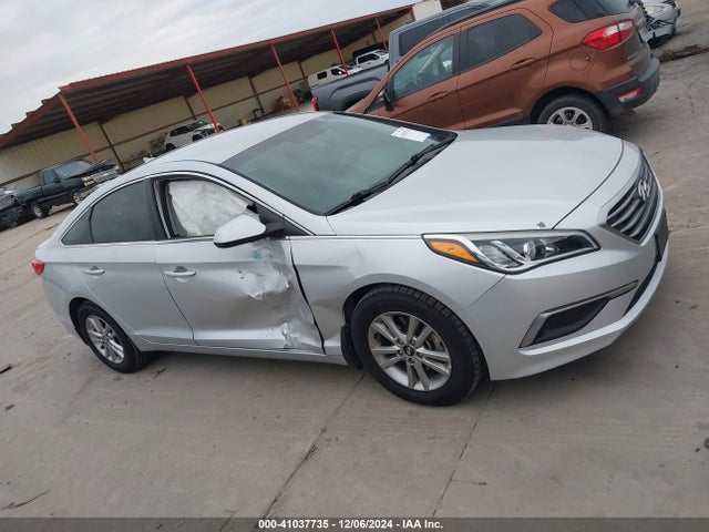 Hyundai Sonata 2016 5NPE24AF9GH417818 Image 13