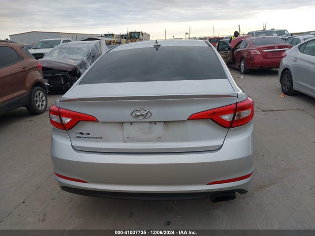 Hyundai Sonata 2016 5NPE24AF9GH417818 Image 16