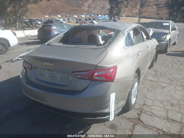 1G1ZD5ST3NF144364 Chevrolet Malibu Fwd Lt