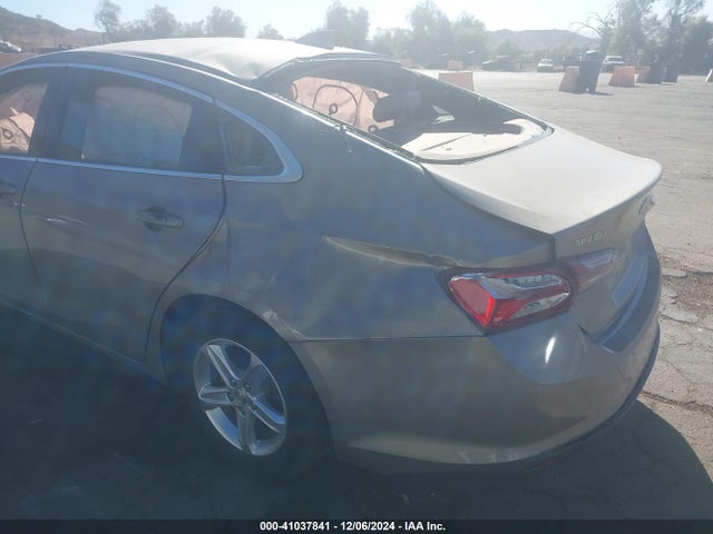 1G1ZD5ST3NF144364 Chevrolet Malibu Fwd Lt