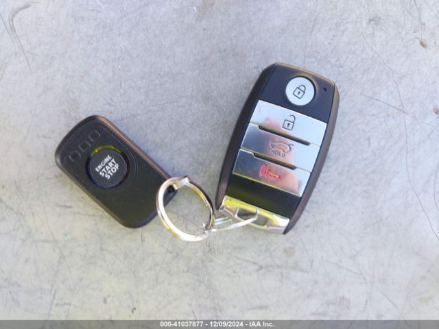 KNDJX3AA1J7583860 KIA Soul !