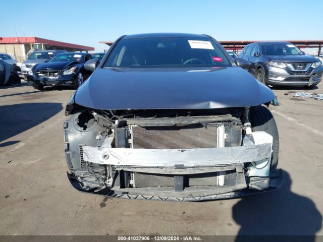 WDD3G4EB0KW027716 Mercedes-Benz A 220