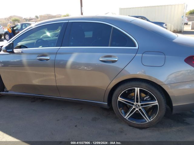 WDD3G4EB0KW027716 Mercedes-Benz A 220