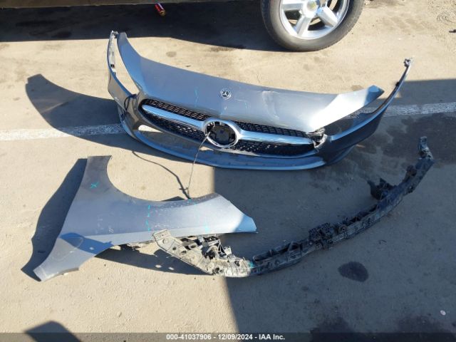 WDD3G4EB0KW027716 Mercedes-Benz A 220