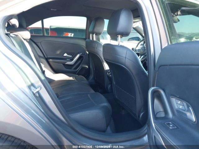 WDD3G4EB0KW027716 Mercedes-Benz A 220