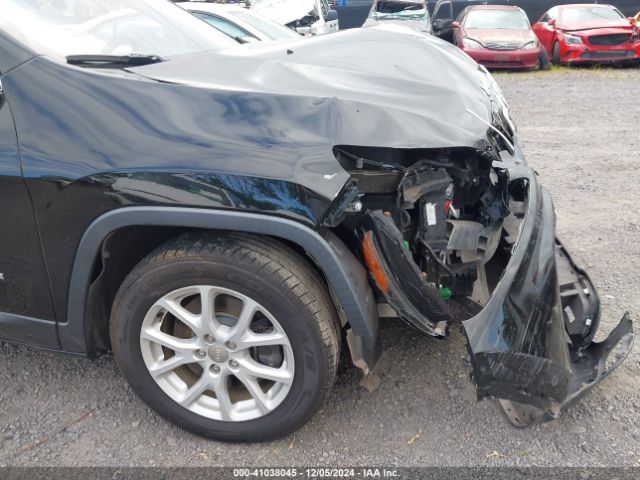1C4PJLCB3JD539765 Jeep Cherokee Latitude Fwd