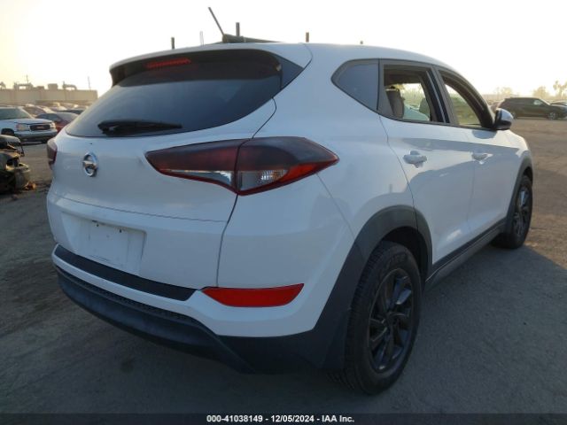 KM8J23A42GU126571 Hyundai TUCSON SE