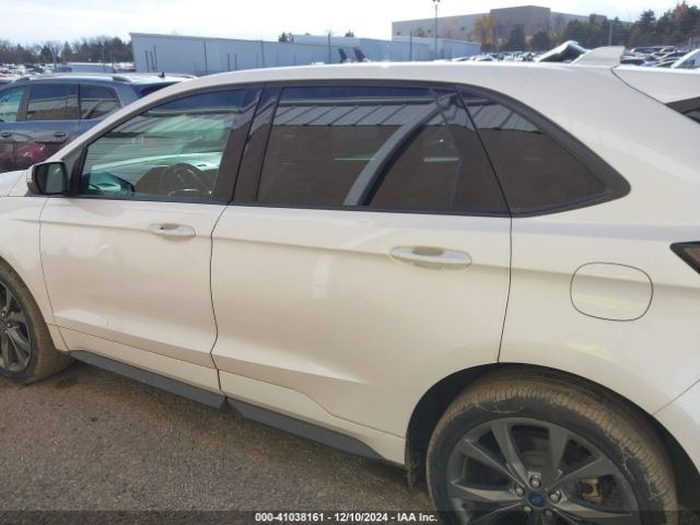 2FMPK4AP4HBC15463 Ford EDGE SPORT