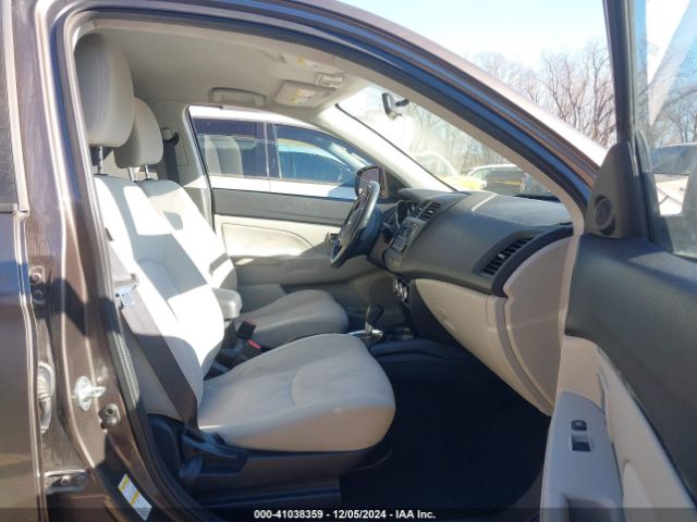 JA4AP3AU0HZ025405 Mitsubishi Outlander Sport 2.0 Es