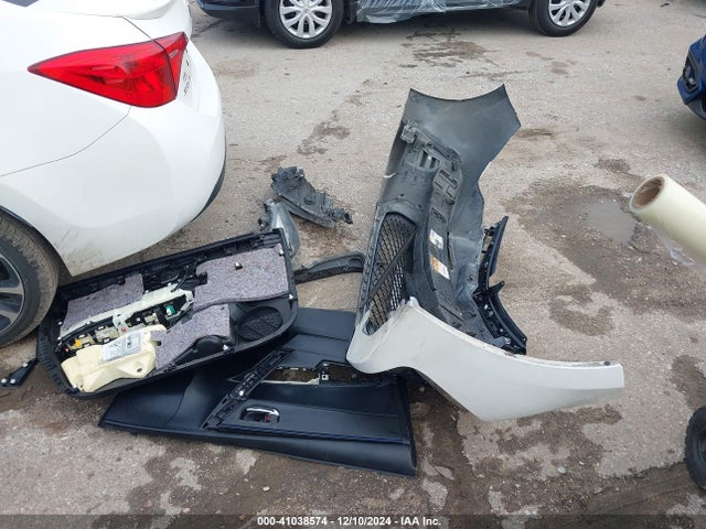 Toyota COROLLA SE 2019 5YFBURHE2KP857673 Image 12