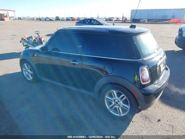 2013 MINI HARDTOP WMWSU3C59DT683663 Photo 2