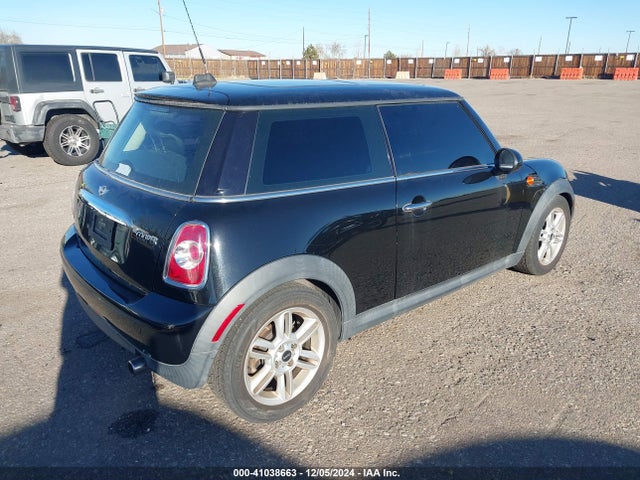 2013 MINI HARDTOP WMWSU3C59DT683663 Photo 3