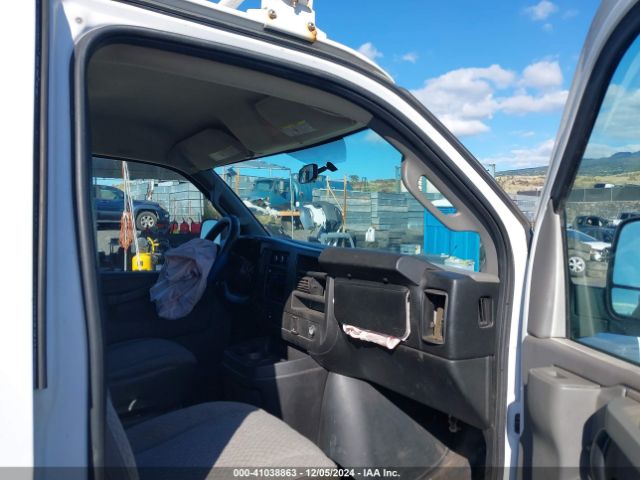 1GTW7AFF8H1911075 GMC Savana 2500 Work Van